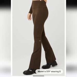 ALO Yoga Airbrush Hihg Waist Boocut  Legging